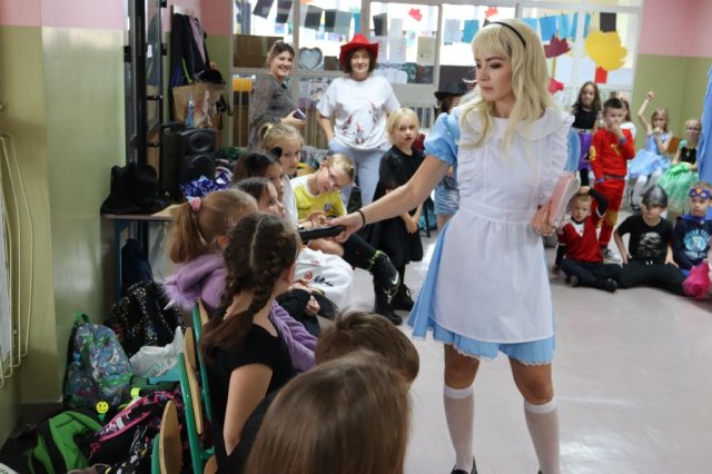 b_1024_768_0_00_images_2023_2024_Swietlica_Bajkowe_Swieto_402206247_805315371396413_9103184866694299944_n